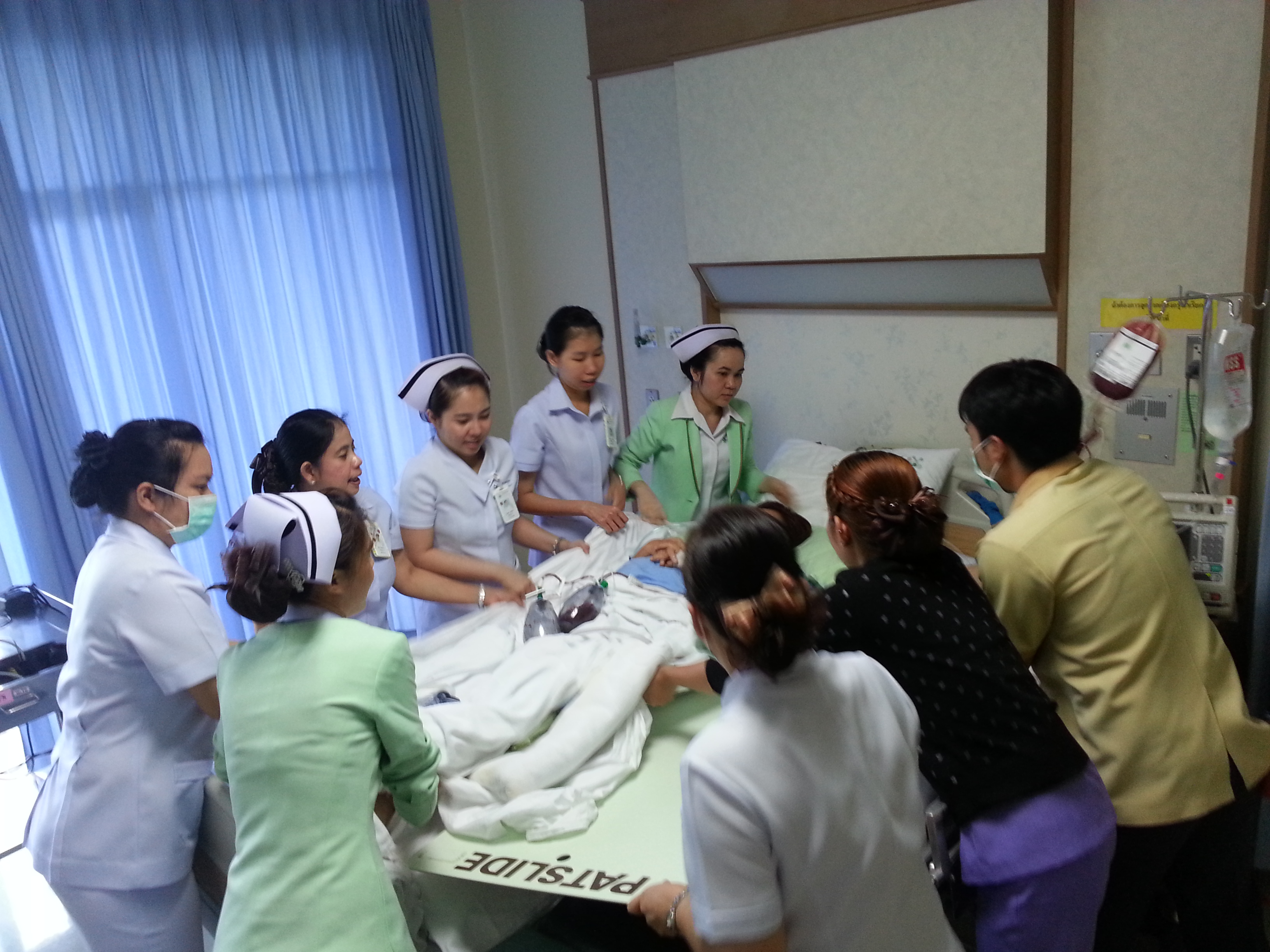 ผ่าตัดเปลี่ยนข้อเข่าเทียม